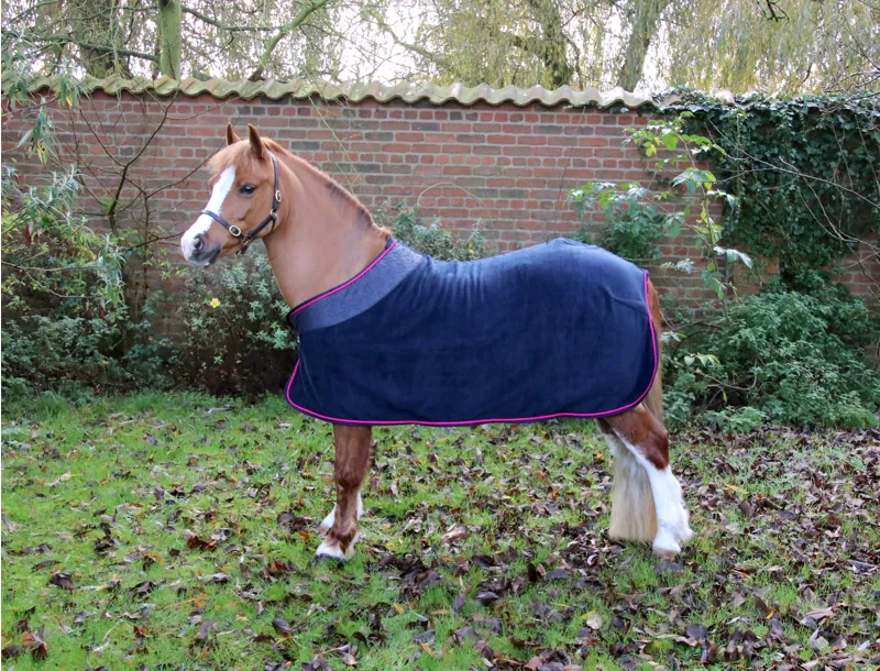Hy Equestrian Rosie Fleece Rug By Little Rider - Navy/Pink